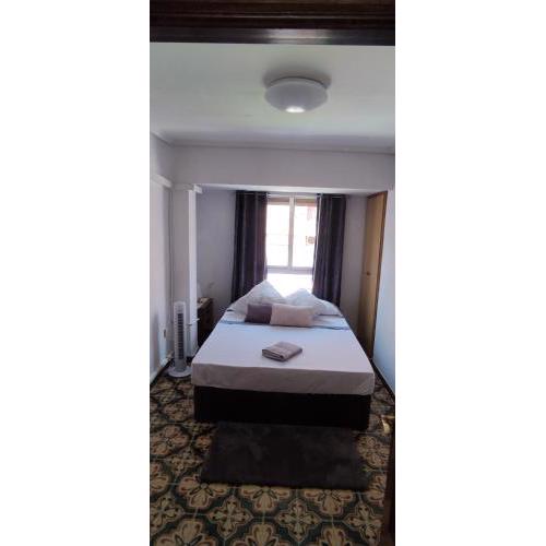 Habitación doble cerca al centro.