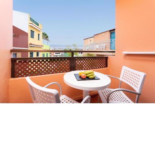 Habitacion doble comoda sin cocina, cerca de Playa Jardin, con piscina y Wifi, en Puerto de la Cruz