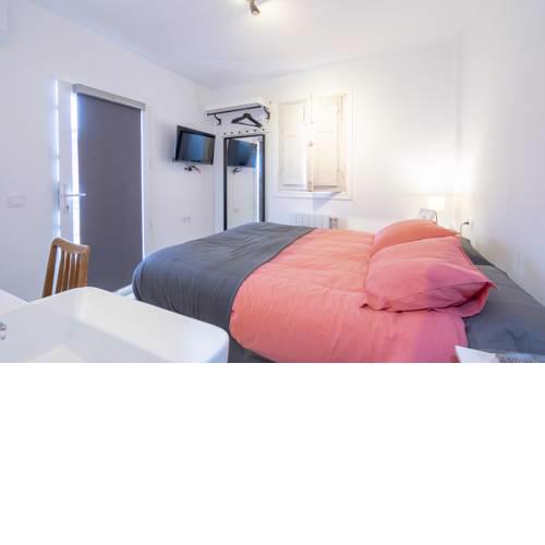 Habitación independiente-Junto a IFEMA y AEROPUERTOA