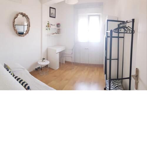 HABITACIÓN Individual Marbella centro-SOLO 1 MUJER