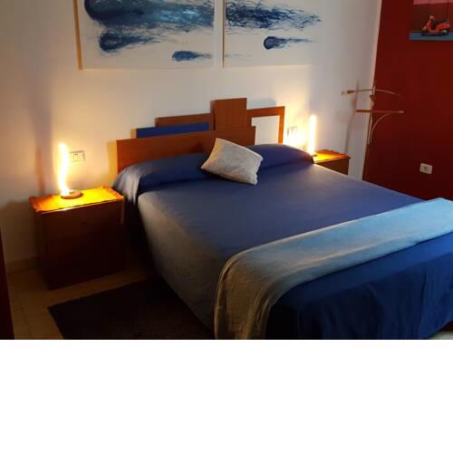 Habitación matrimonial con baño privado en Tenerife
