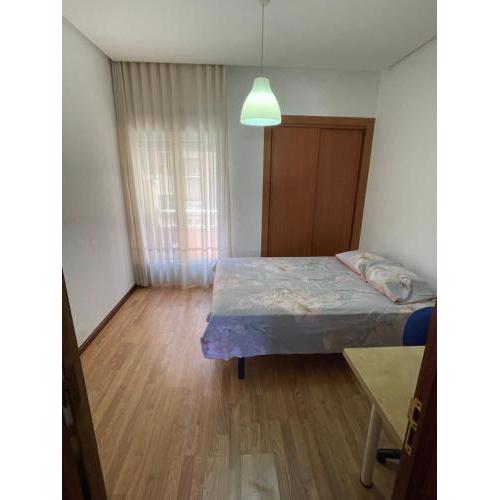 Habitación privada con terraza Madrid Rio