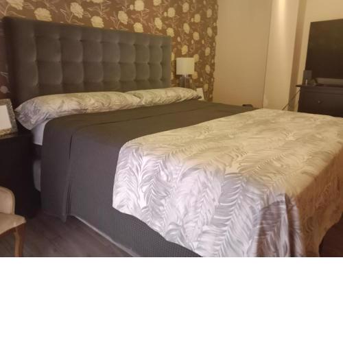 Habitación privada Tarragona con cocina salón y terraza piso compartido