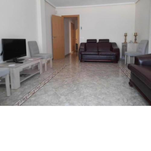 Habitación tranquila, agradable cerca de Valencia en piso compartido