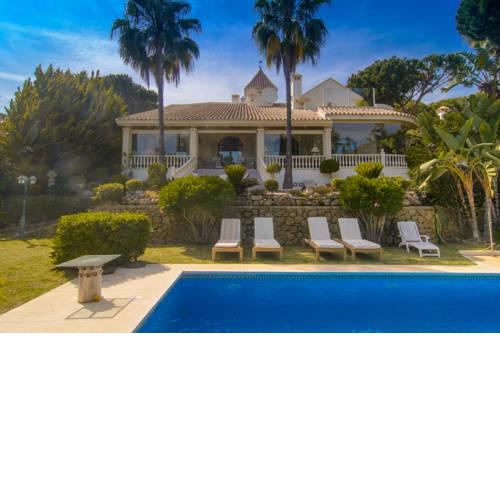 Hacienda Las Chapas opulent villa with bbq