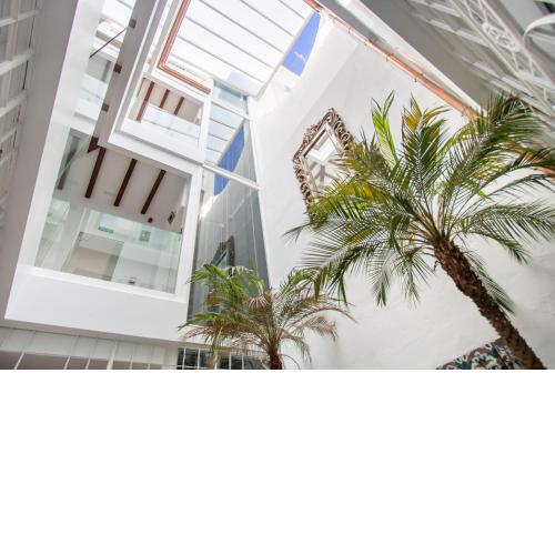 Harinas Central Apartments by Valcambre
