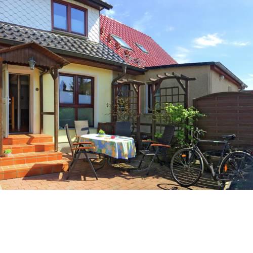 Spacious Apartment in Stralsund with Garden