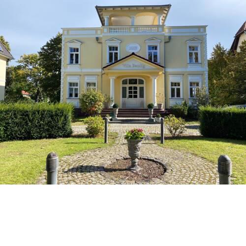Hauptstadtluxus - lichtverwöhnte Villa - 340 qm - a47198
