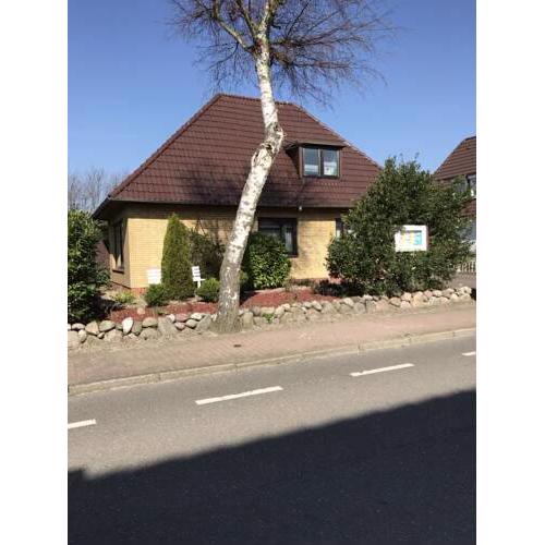 Haus Andrea -Wohnung oben