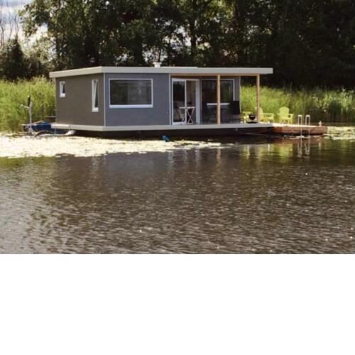 Haus auf dem See