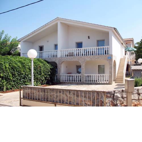 Haus Domagoj 320S