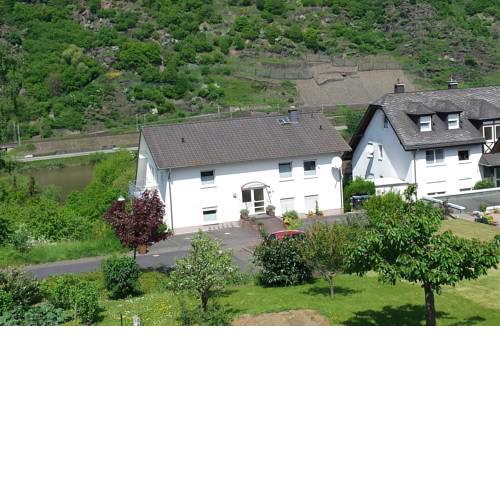 Haus Flora - Ferienwohnungen
