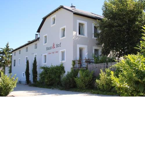Haus & Hof Guest House