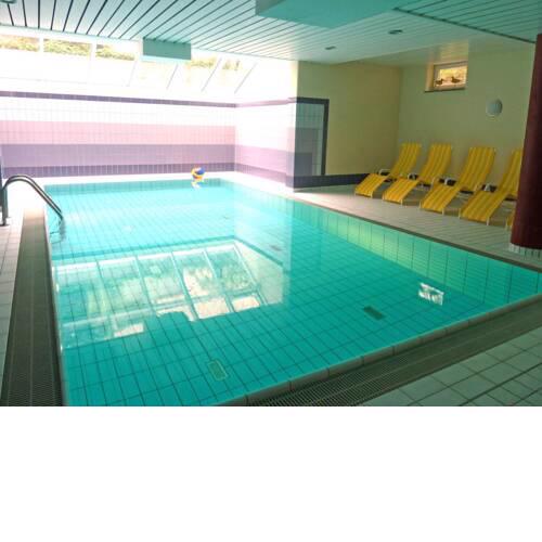 Haus Liebeskind  F 666 " Gelbe Calla" & Strandkorb Binz