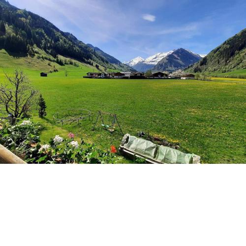 Haus Manuela sonnige Aussicht mit Bergpanorama
