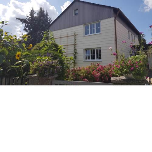 Haus mit stilvoller Ferienwohnung und Tiny House nahe Ammersee für 2-6 Personen