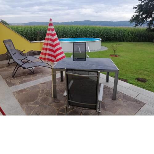 Haus Sonberg mit Garten, semi detached house with garden
