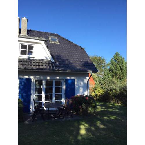 Haus Zeesenboot Ferienwohnung Luv