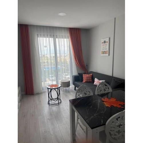 Havalimanı ve Avm yakını havuzlu Lüx1+1 Özel fiyat