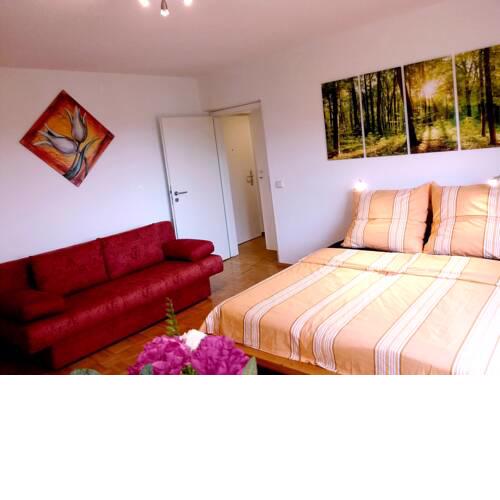 Helles Apartment mit Balkon am Großen Garten nahe Stadtzentrum