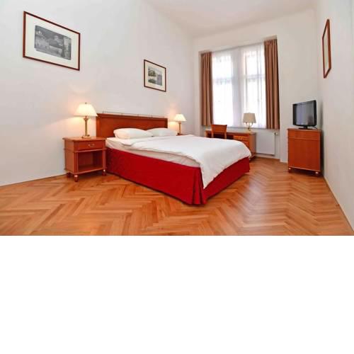 Henry Apartment