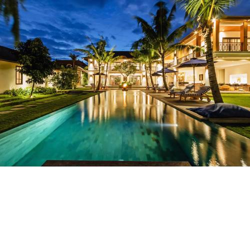 Heritage Villa, Ultimate 6 bed, 20 meter pool 700 metre from beach