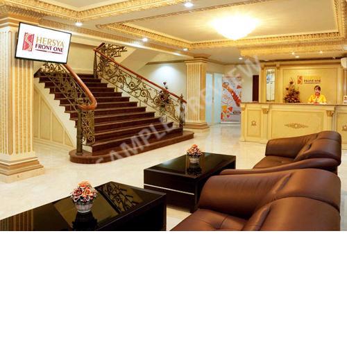 Hersya Front One Inn Surabaya