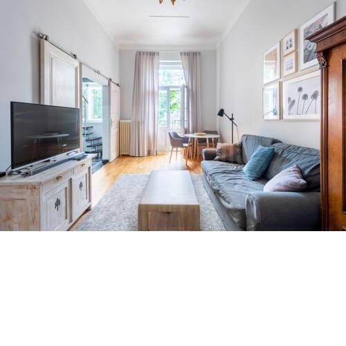 High End apt on Old town square No street noise