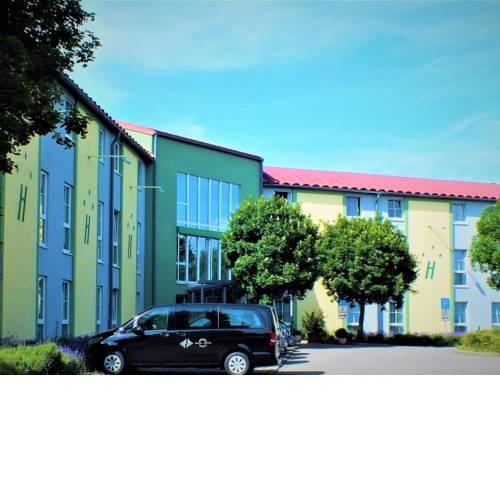 Highway Hotel
