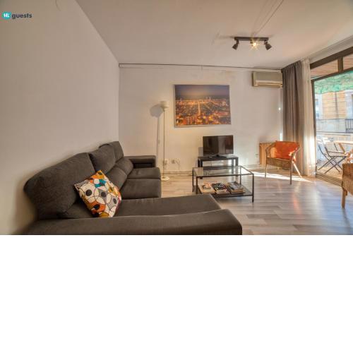 HiGuests - PobleSec Apartment