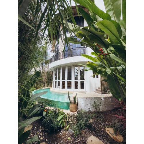 Hillstone U Villa