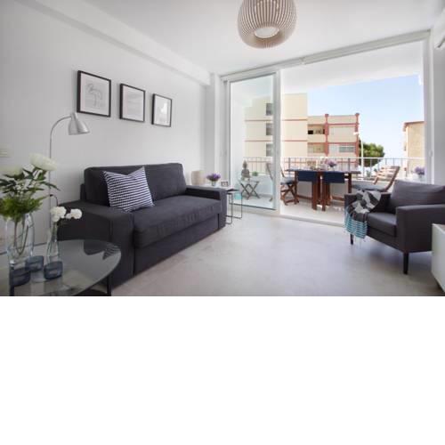 Hip & Cozy 2 room apt