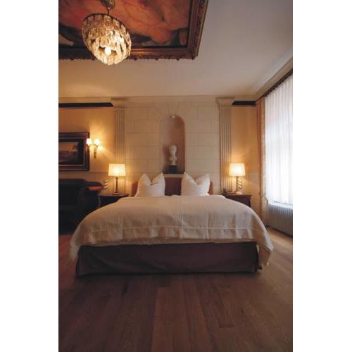 Hip Hotel