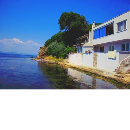 Hisar Kent deniz evinde denize sıfır bir tatil.