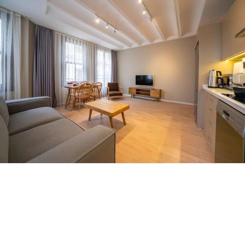 Historic 2 Bedroom Galata Apt-Heart of Istanbul ( Kuledibi 3 )