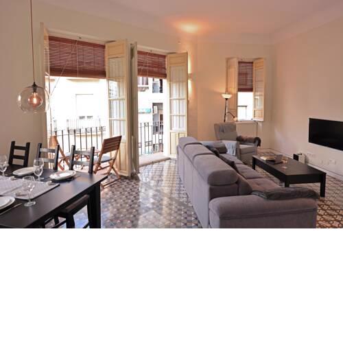Historic apartment by Mercado Central