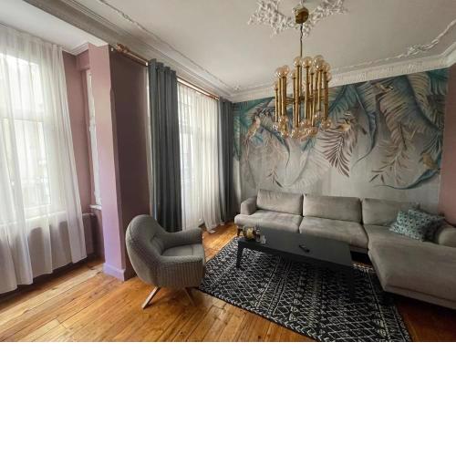 Historical and elegantly furnished big house in Galata