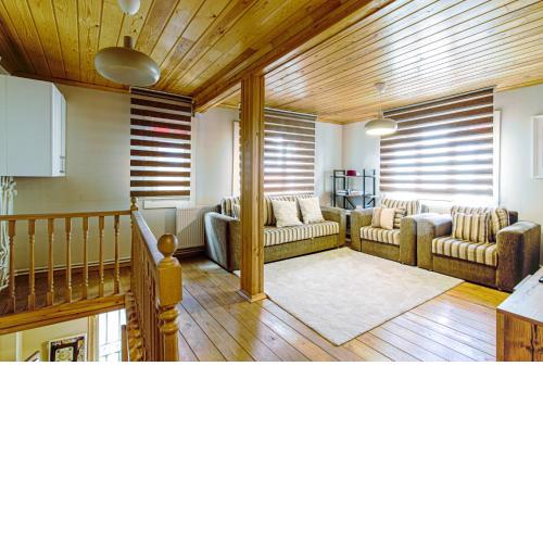 Historical Duplex Villa with Patio in Beyoglu