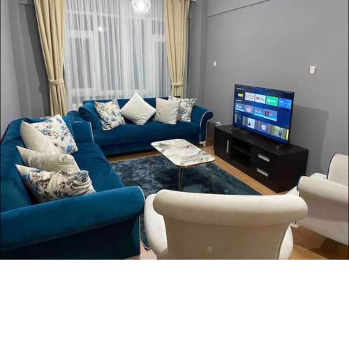 Historical Kadikoy central location apartment