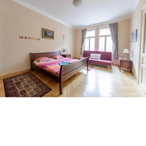 HISTORICAL NEWTOWN APARTMENT TROJICKA @RIVERSIDE