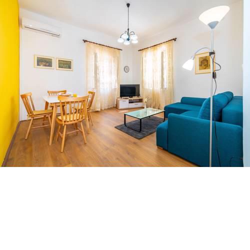 History Apartments Center