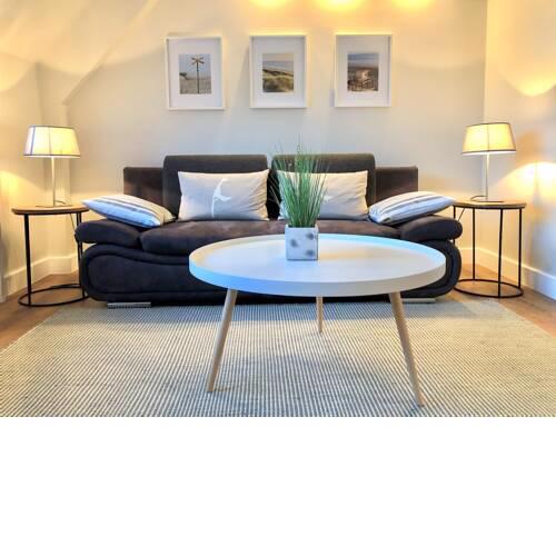 Hochwertig möblierte 2-Zimmer-Wohnung mit Balkon