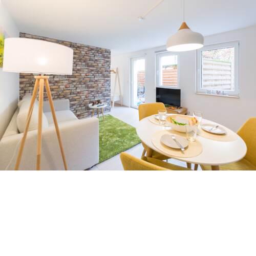 Hochwertige Ferienwohnung Altstadt mit Terrasse WLAN & KAFFEE für 4 Personen