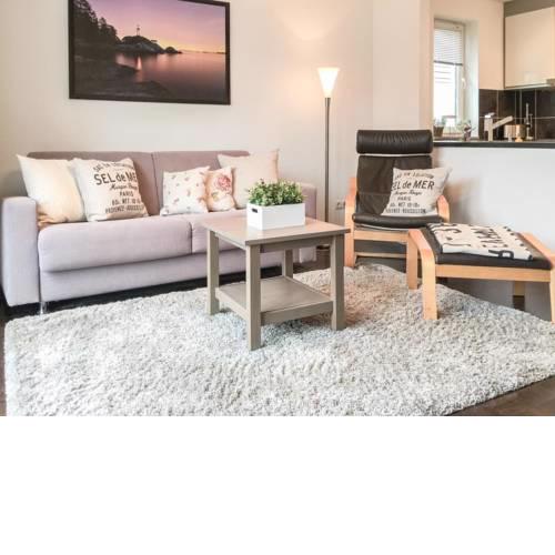 Hochwertige Ferienwohnung nur wenige Meter zum Strand und Niendorfer Hafen, bis 4 Personen, Balkon, WLAN, Stellplatz