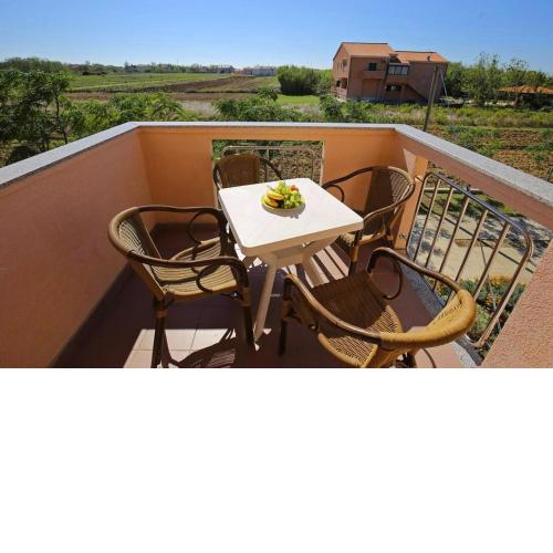 Holiday apartment in Privlaka with sea view, balcony, air conditioning, WiFi 3598-5
