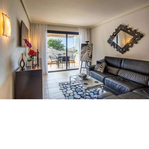 Holiday Haven - Large sunny apartment in El Balcon