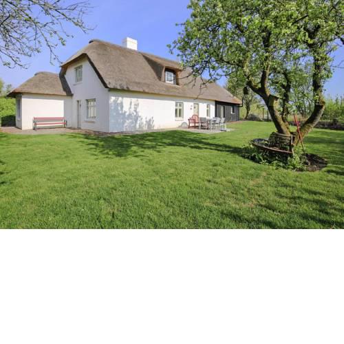 Holiday Home Achter de Diek Tetenbüll - DNS081007-F