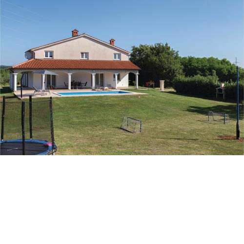 Holiday home Barban 28 with Outdoor Swimmingpool