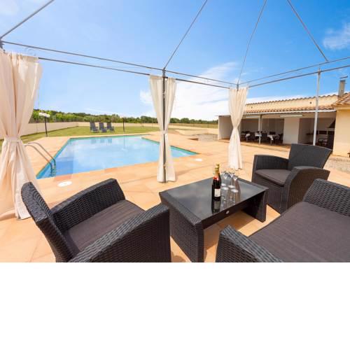 Holiday Home Can Cals