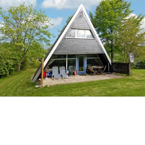 Holiday Home Damp - DOS01080-F